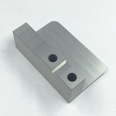 Pièces d'usinage en aluminium CNC personnalisées pour les performances