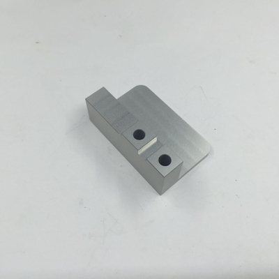Pièces d'usinage en aluminium CNC personnalisées pour les performances