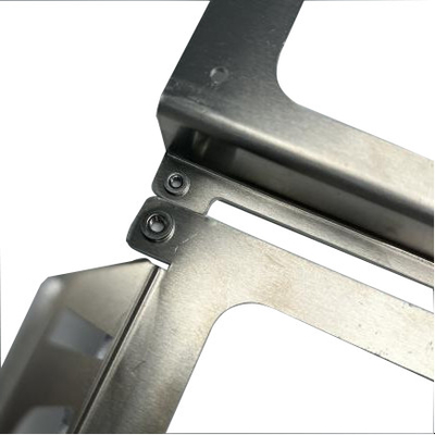 Finition lisse Parties métalliques en feuille d'alliage d'aluminium à pliage 5025 personnalisées pour les exigences personnalisées